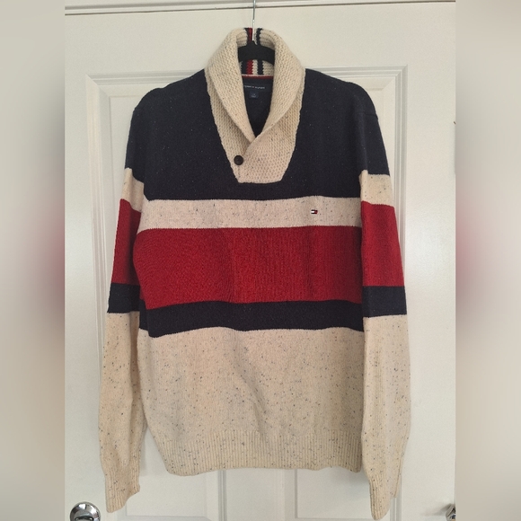 Tommy Hilfiger Men's Black, Red, and Cream Wool Crewneck Sweater Size L/G - Picture 1 of 7